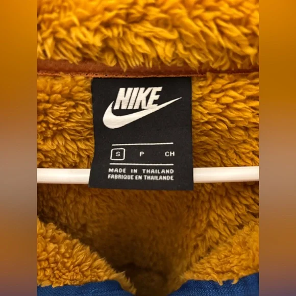 NWOT Nike Sherpa Cropped Quarterzip - Picture 2 of 6